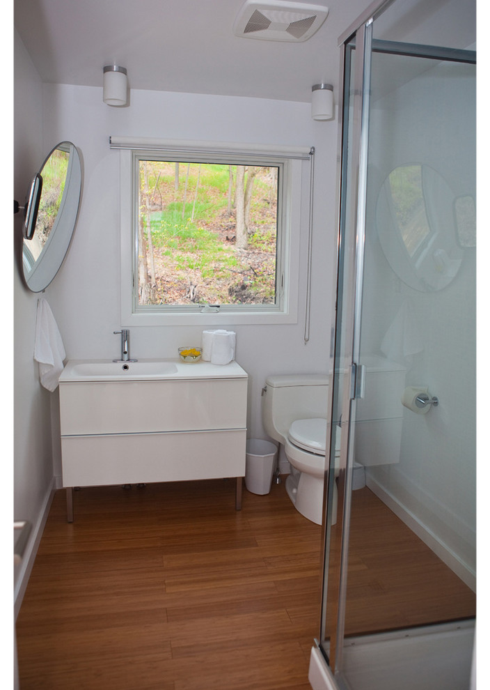 Dundee weeHouse Modern Bathroom Minneapolis by Alchemy