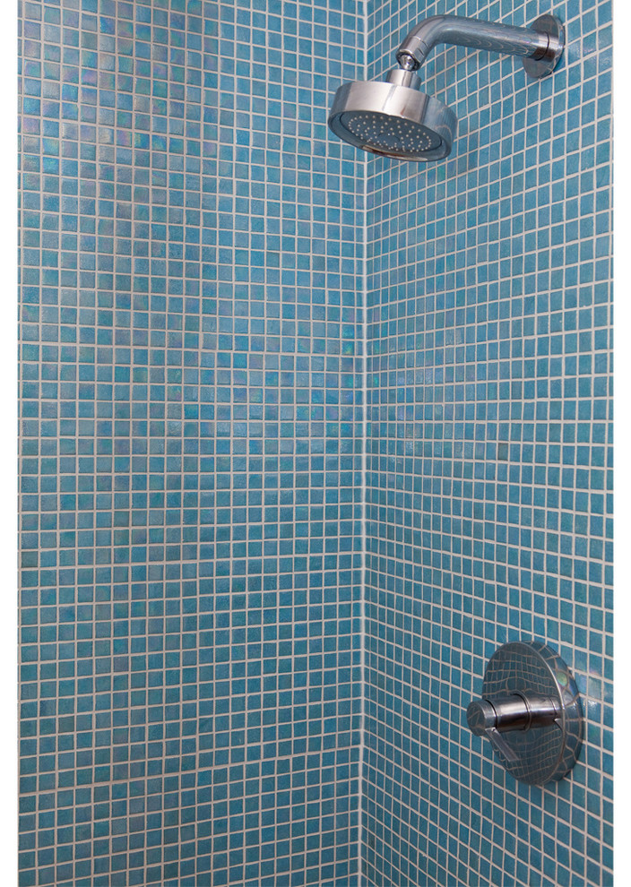 Dundee weeHouse Modern Bathroom Minneapolis by Alchemy