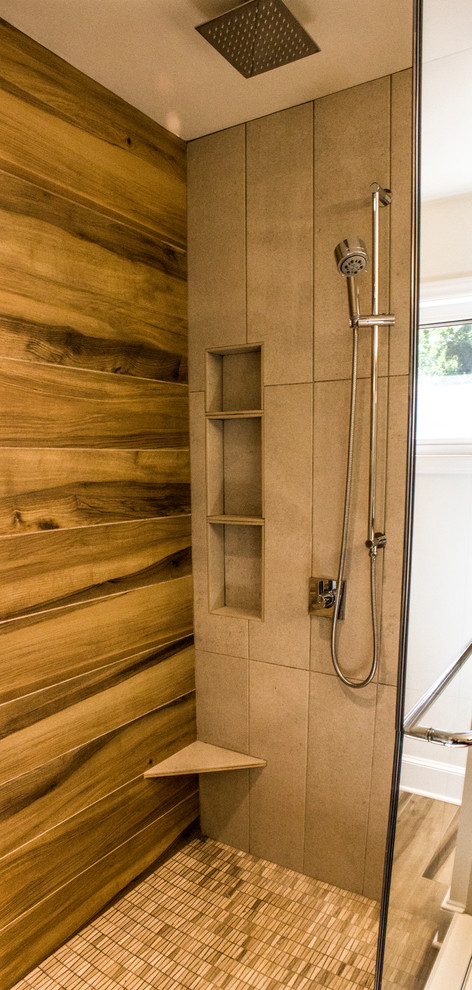 Esempio di una stanza da bagno padronale minimalista con doccia aperta e pavimento con piastrelle a mosaico
