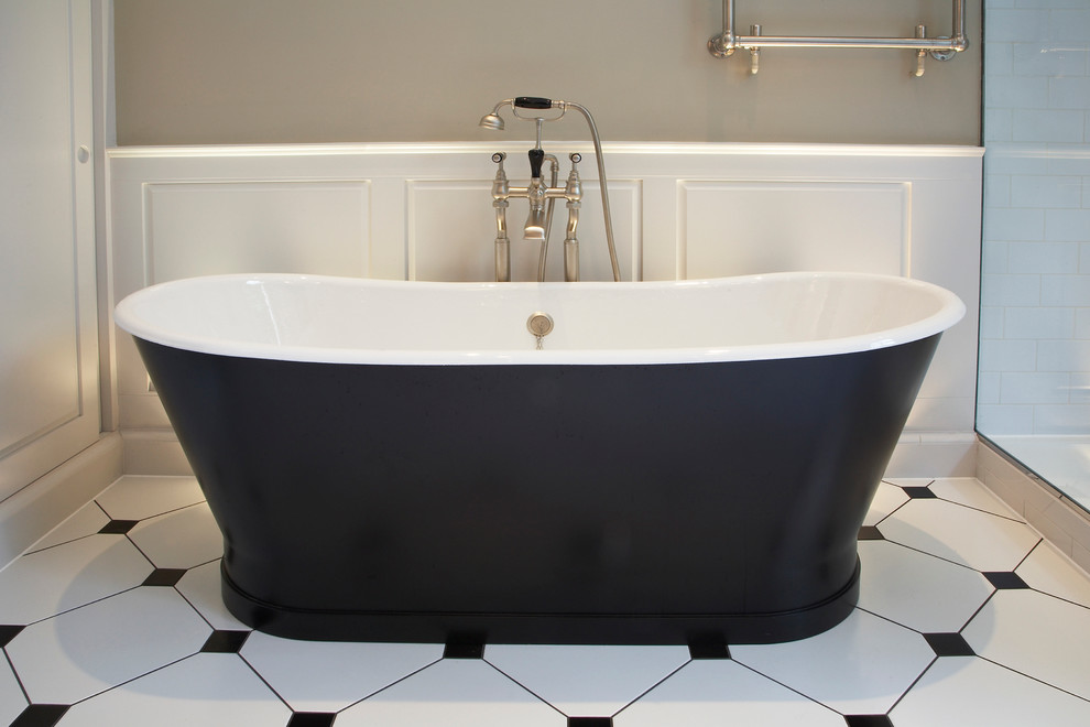 Inspiration for a timeless bathroom remodel in London