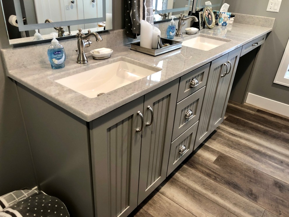 Farmhouse bathroom in Other.