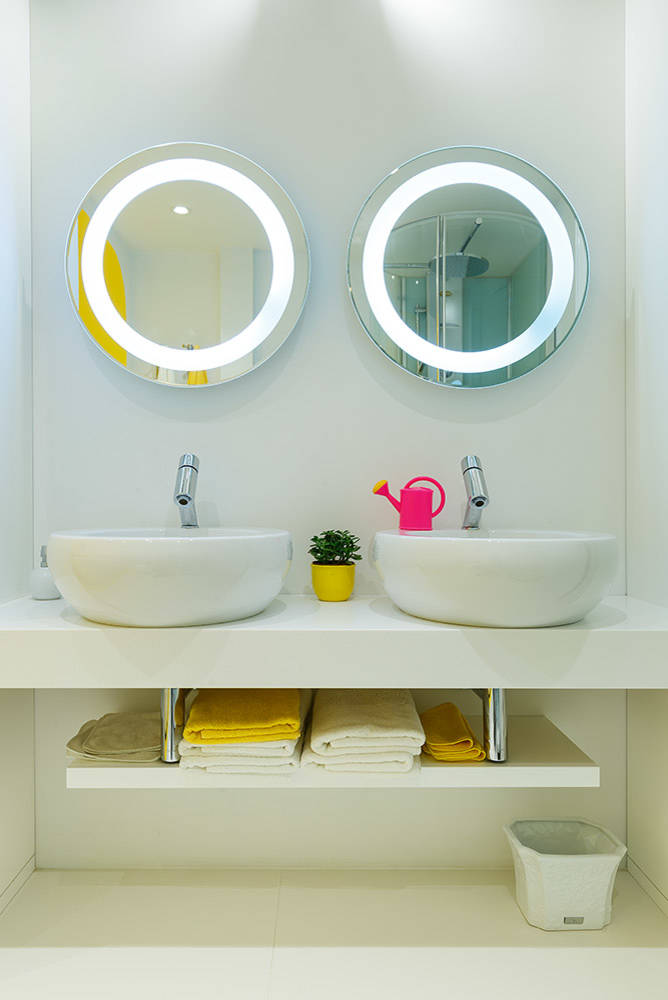 15 классных идей освещения зеркала в ванной комнате
