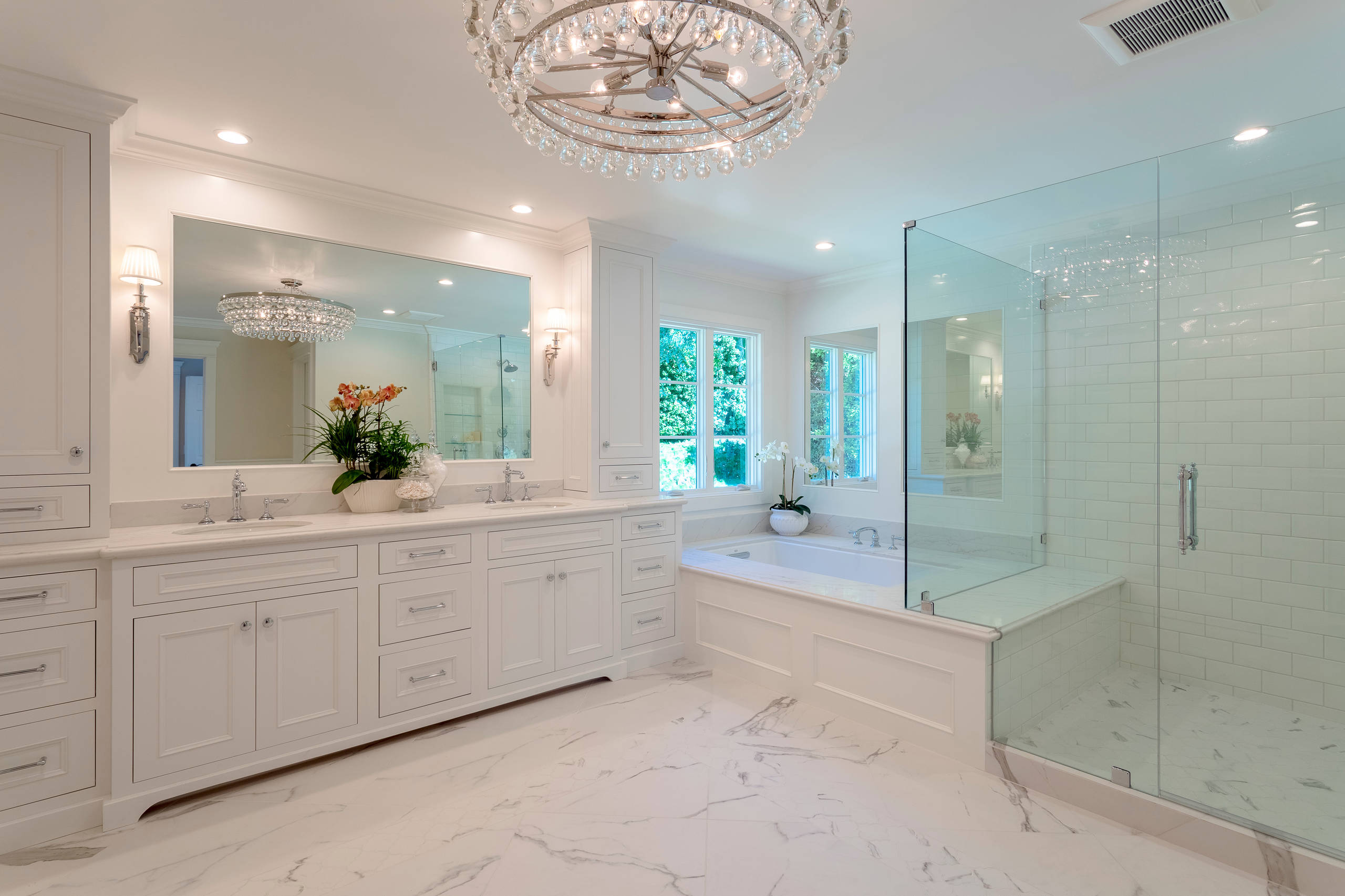 East Coast Traditional Transitional Bathroom Los Angeles By Jrp Design Remodel Houzz