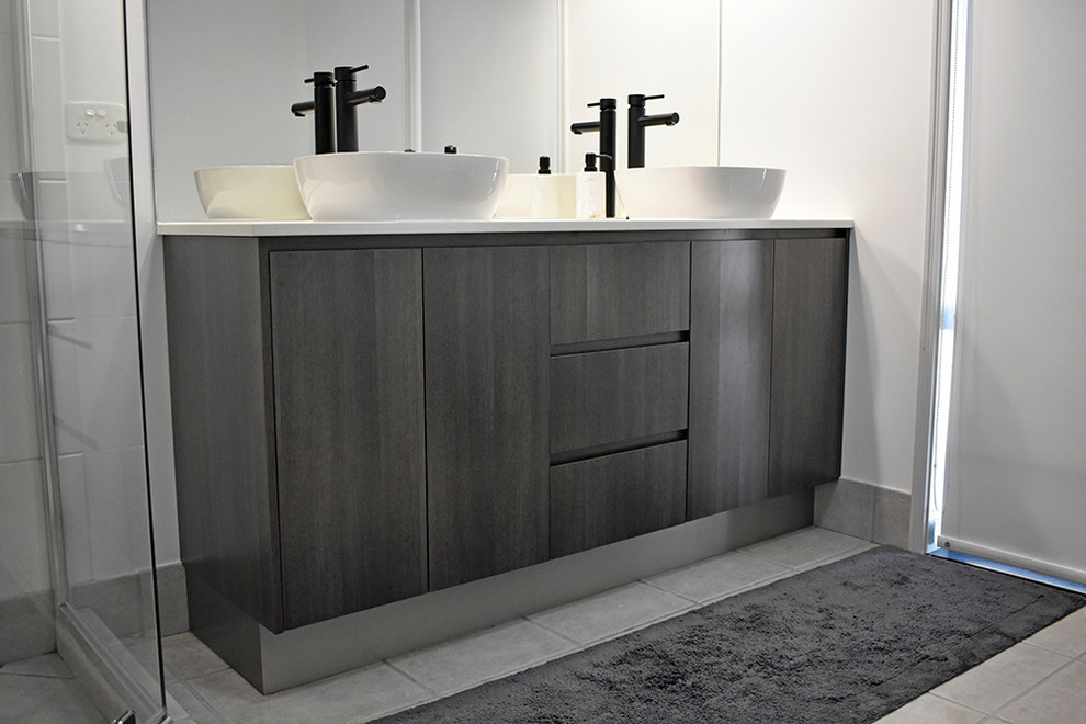 Eatons Hill Custom Designed Wardobe and Vanities Contemporary