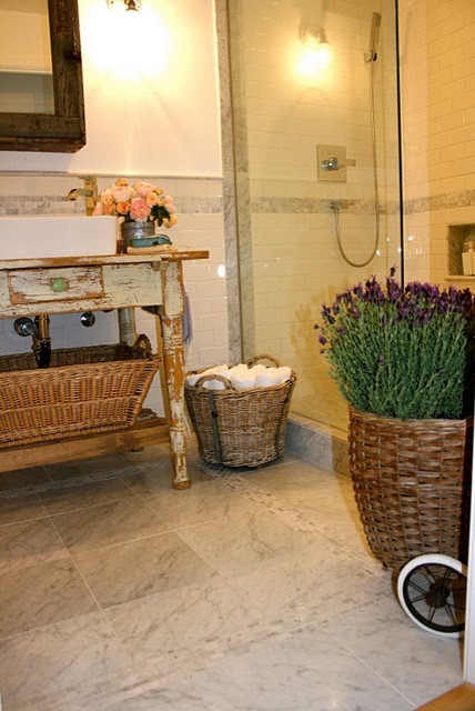 Свежая идея для дизайна: ванная комната в стиле фьюжн - отличное фото интерьера