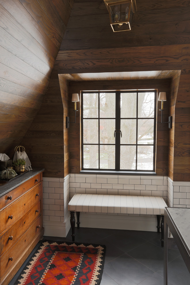 Стильный дизайн: ванная комната в стиле фьюжн с плиткой кабанчик - последний тренд