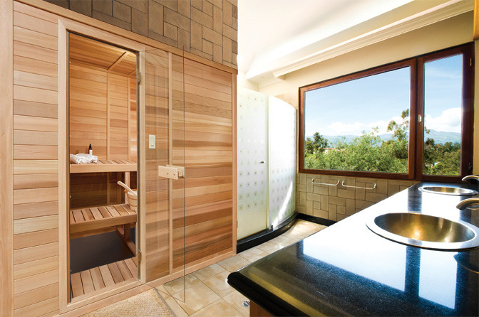 Свежая идея для дизайна: баня и сауна в стиле модернизм с серой плиткой, керамической плиткой, белыми стенами, полом из керамической плитки, столешницей из кварцита и бежевым полом - отличное фото интерьера