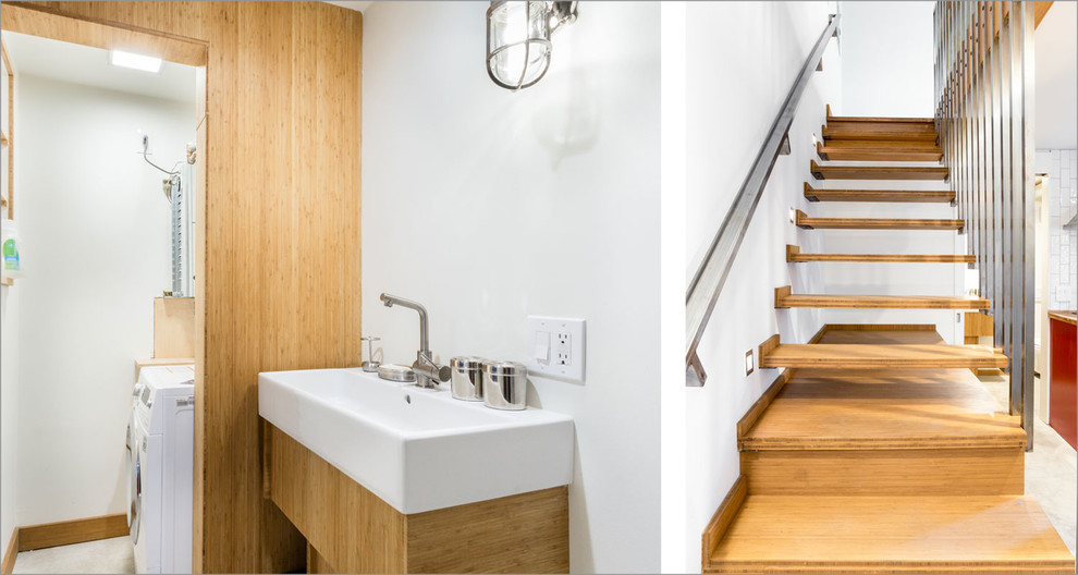 Diseño de cuarto de baño actual pequeño con ducha abierta, paredes blancas, suelo de cemento y lavabo sobreencimera