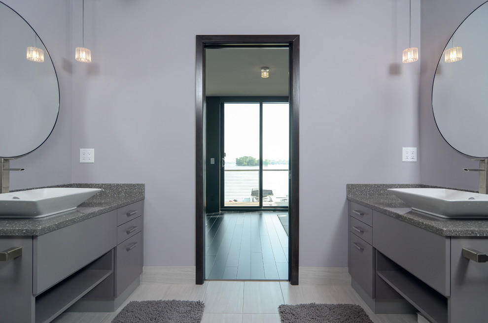 Modernes Badezimmer mit Aufsatzwaschbecken in Minneapolis