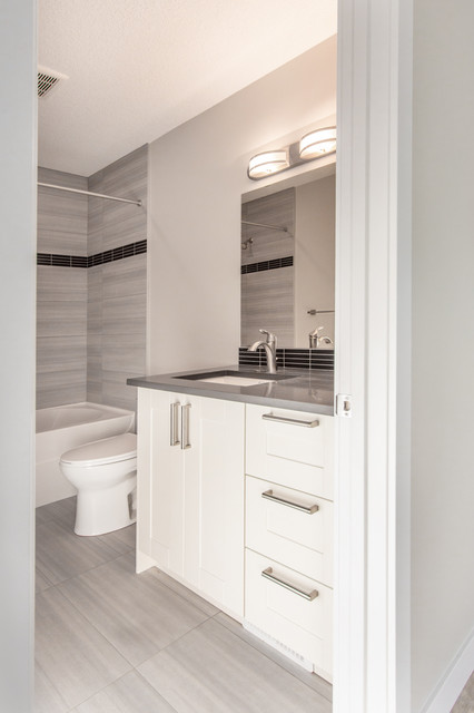Edmonton Holyrood 2 - Full Interior & Exterior Renovation - Modern - Bathroom - Edmonton - by ...