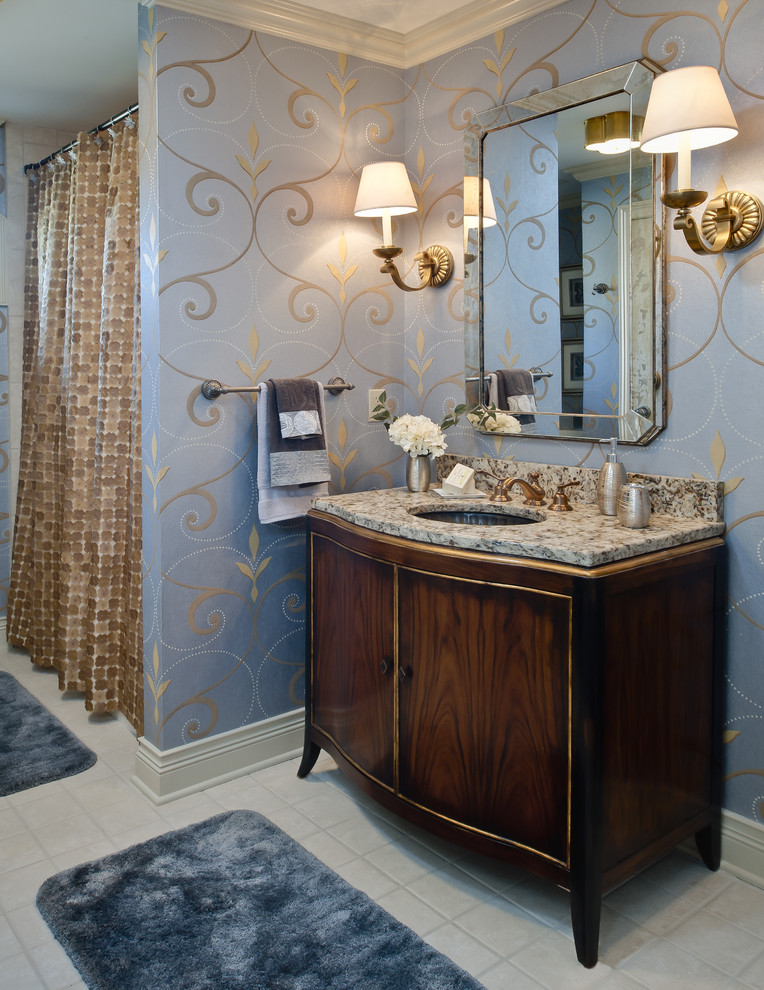 Klassisches Badezimmer mit Granit-Waschbecken/Waschtisch und bunten Wänden in Detroit