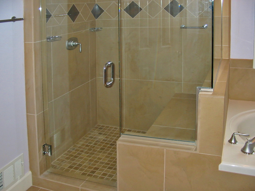Exemple d'une salle de bain tendance en bois brun avec un placard avec porte à panneau encastré, une baignoire posée, une douche d'angle, un mur violet, un lavabo encastré et un plan de toilette en granite.