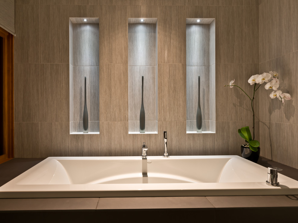 Elangeni Contemporary Bathroom Vancouver by The Interior Design