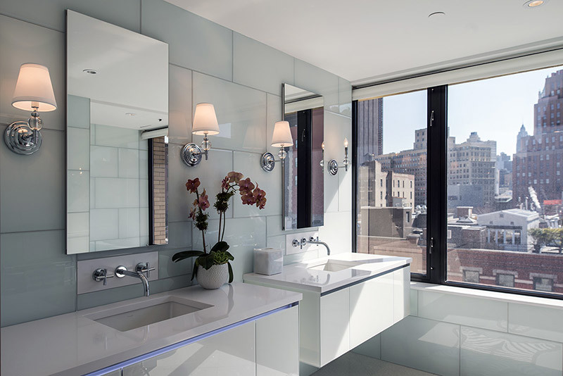 Inspiration for a modern ensuite bathroom in New York.