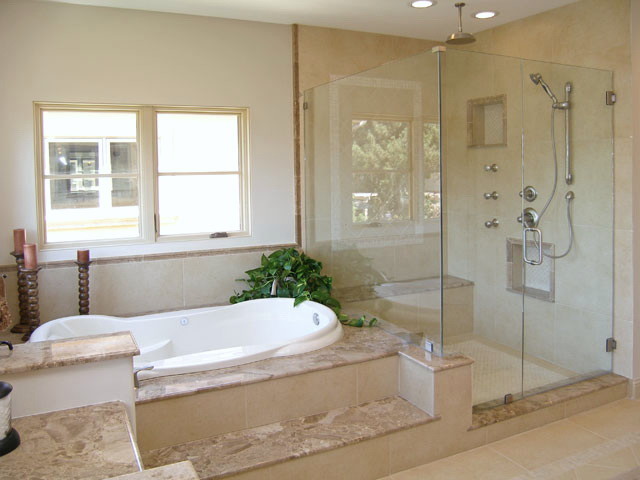 Idee per una stanza da bagno padronale minimalista