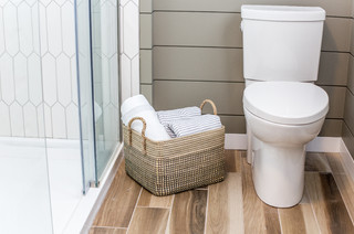 Ennismore Washroom - Minimalistisch - Badezimmer - Toronto - von