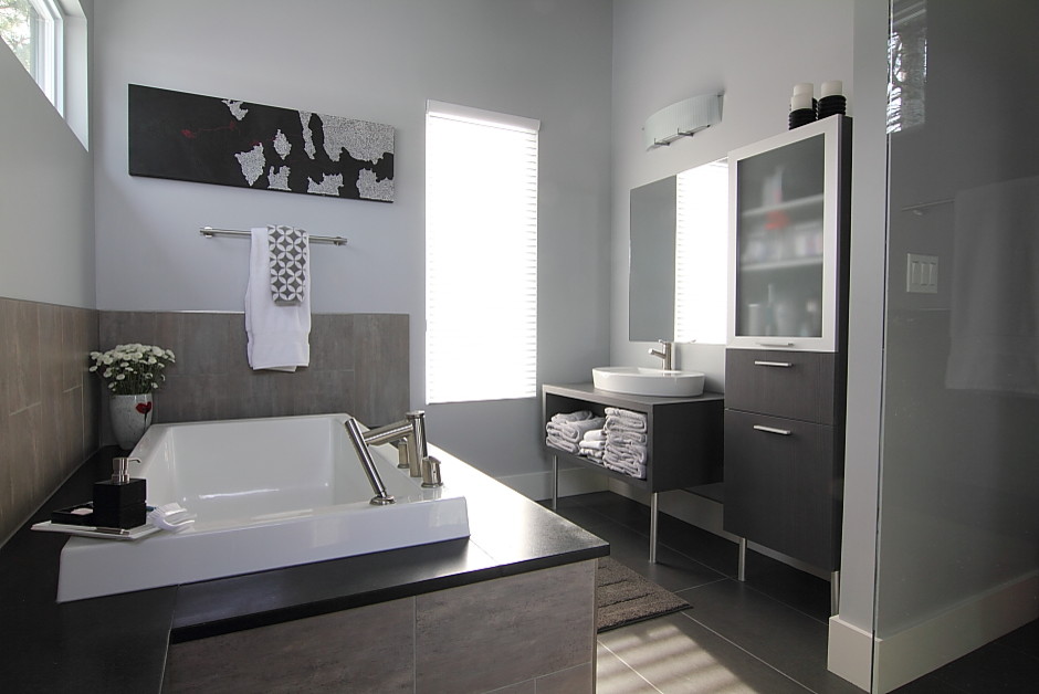 Ensuite Cabinets - Modern - Bathroom - Ottawa - by Handwerk Interiors ...