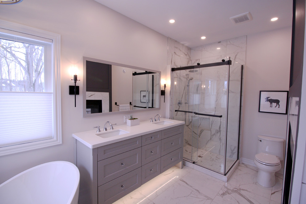 Imagen de cuarto de baño clásico renovado de tamaño medio