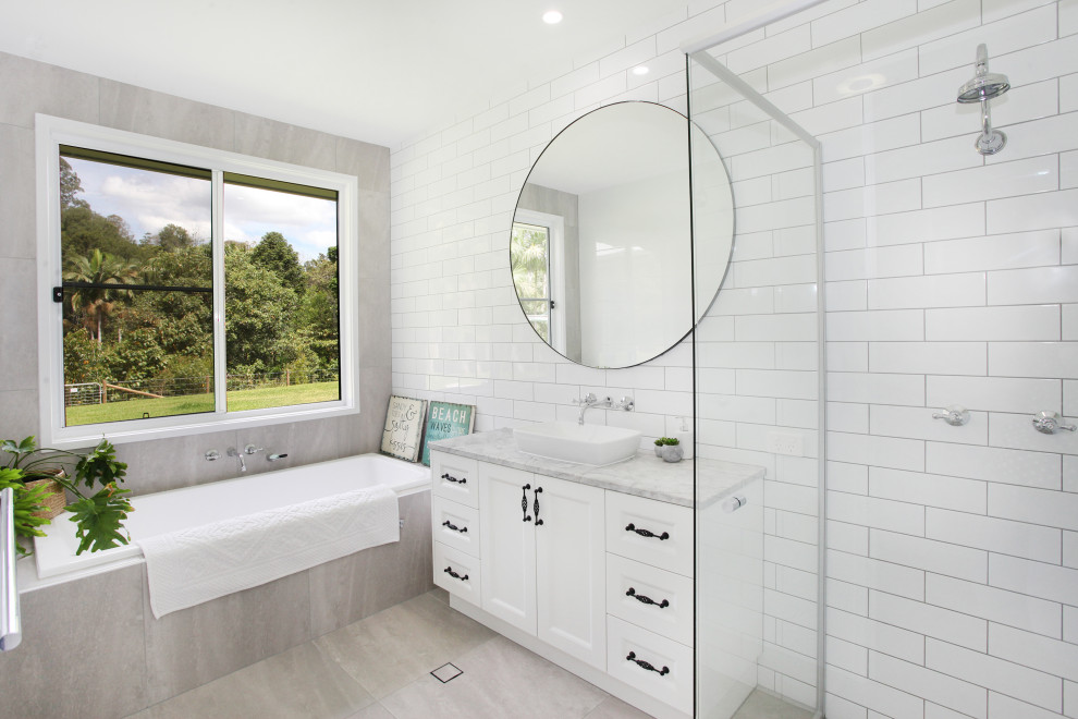 This is an example of a classic bathroom in Sunshine Coast.