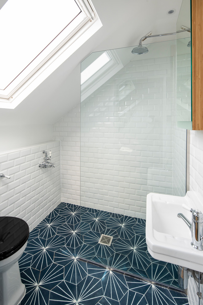 Kleines Klassisches Badezimmer En Suite in London