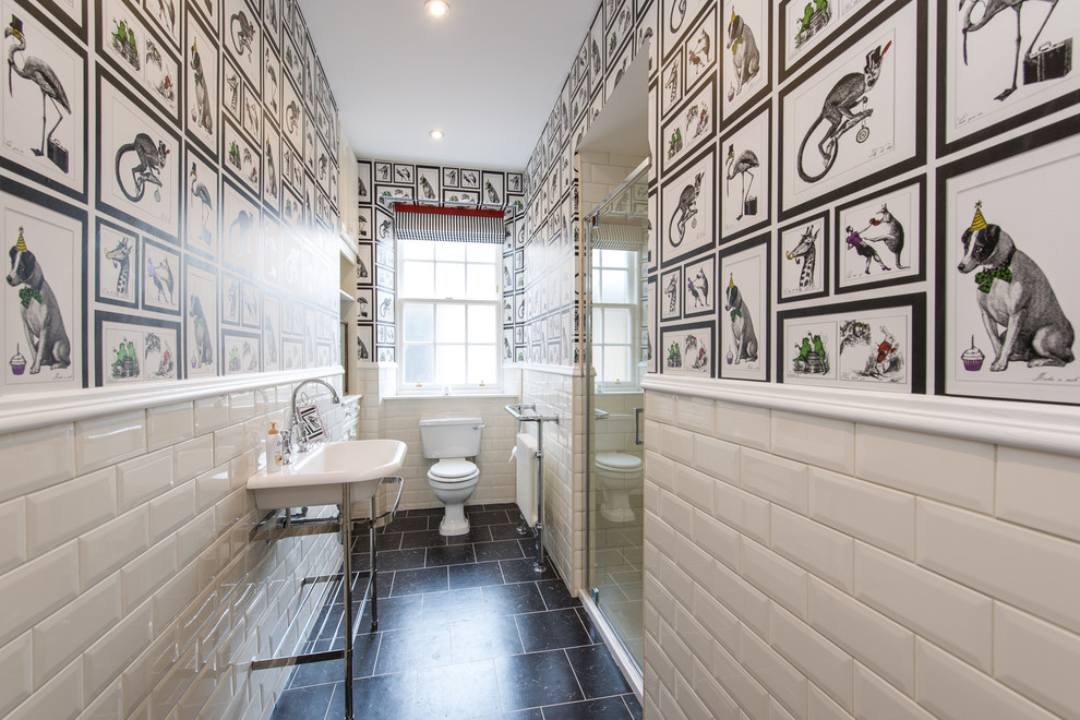Immagine di una stanza da bagno con doccia moderna di medie dimensioni