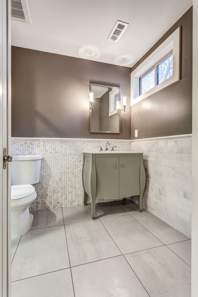Example of a mid-sized classic 3/4 white tile and stone tile ceramic tile alcove shower design in Sacramento with an undermount sink, furniture-like cabinets, gray cabinets, marble countertops, a two-piece toilet and gray walls