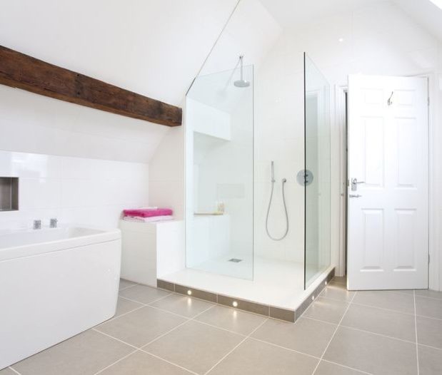 Photo of a contemporary bathroom in Oxfordshire.