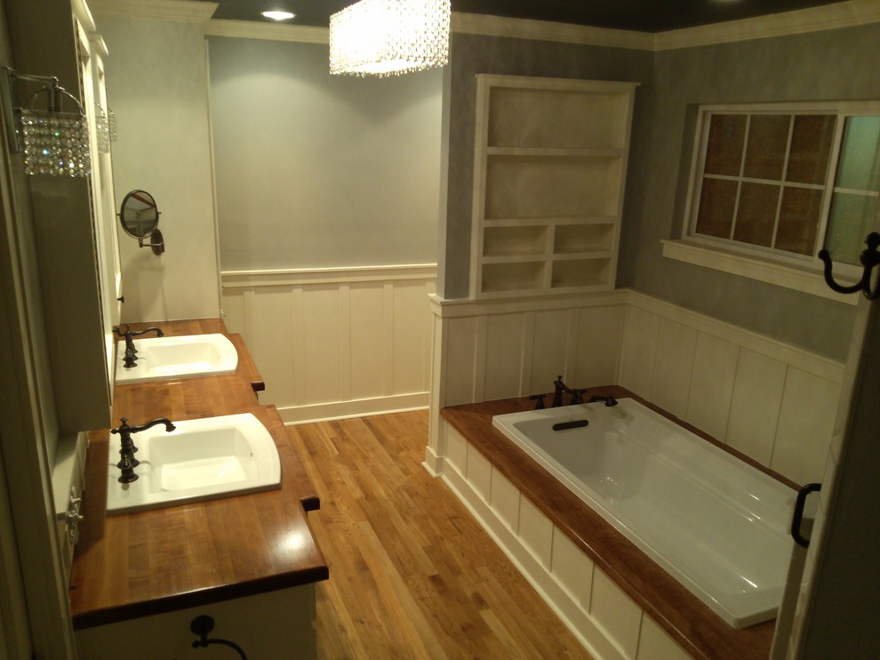 Источник вдохновения для домашнего уюта: большая ванная комната в стиле кантри