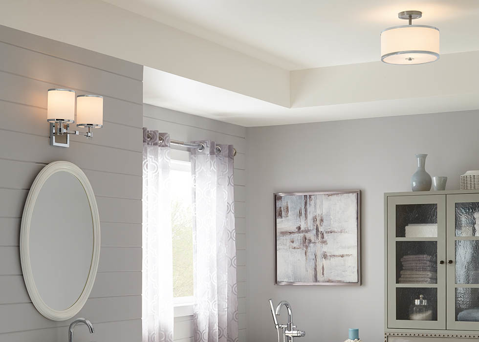 На фото: ванная комната в стиле неоклассика (современная классика) с стеклянными фасадами и серыми стенами