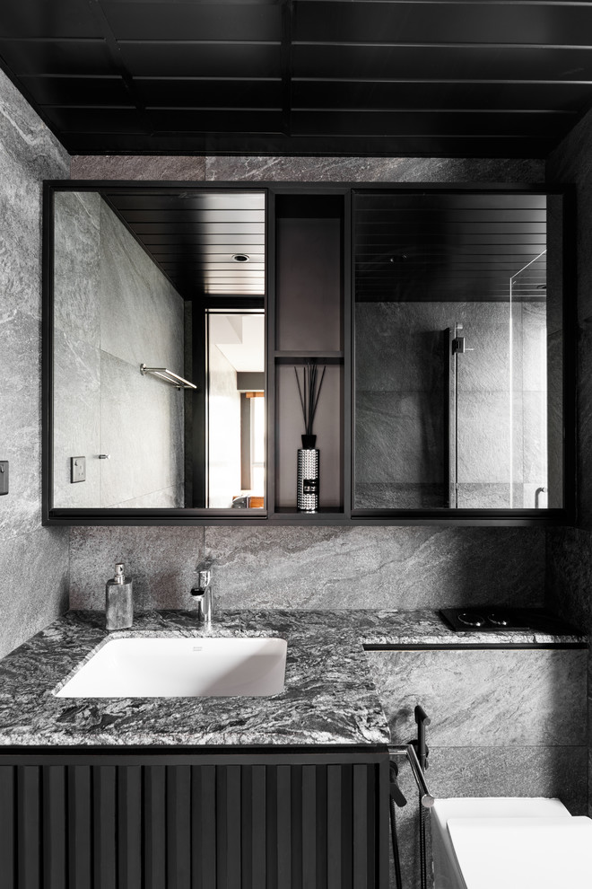 Example of a minimalist bathroom design in Singapore