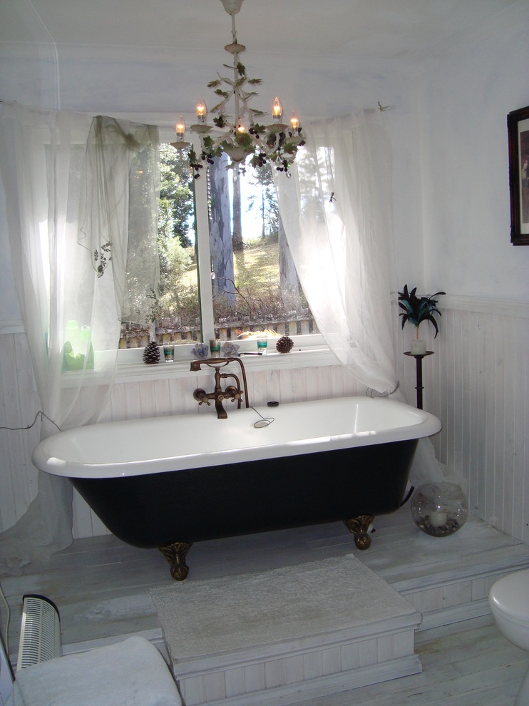 Immagine di una stanza da bagno chic