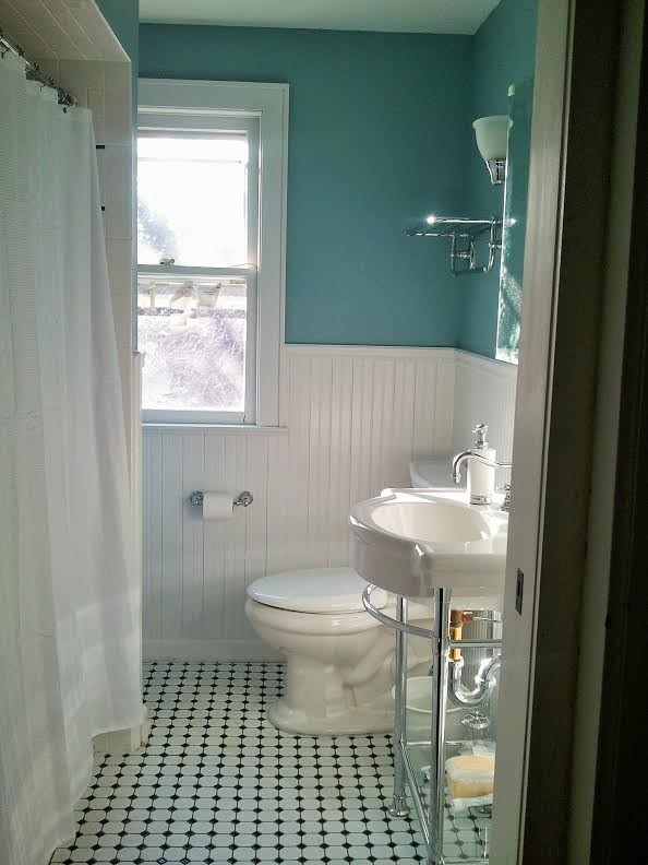 Bathroom - craftsman bathroom idea in New York