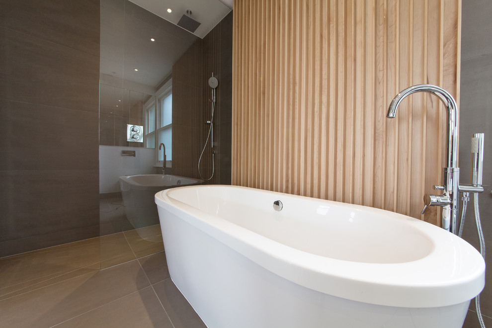 Inspiration for a contemporary bathroom in London.