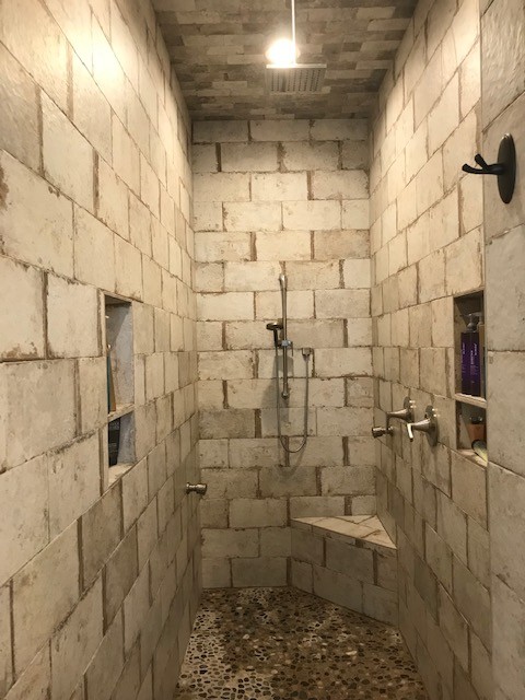 Photo of a country bathroom in Austin.