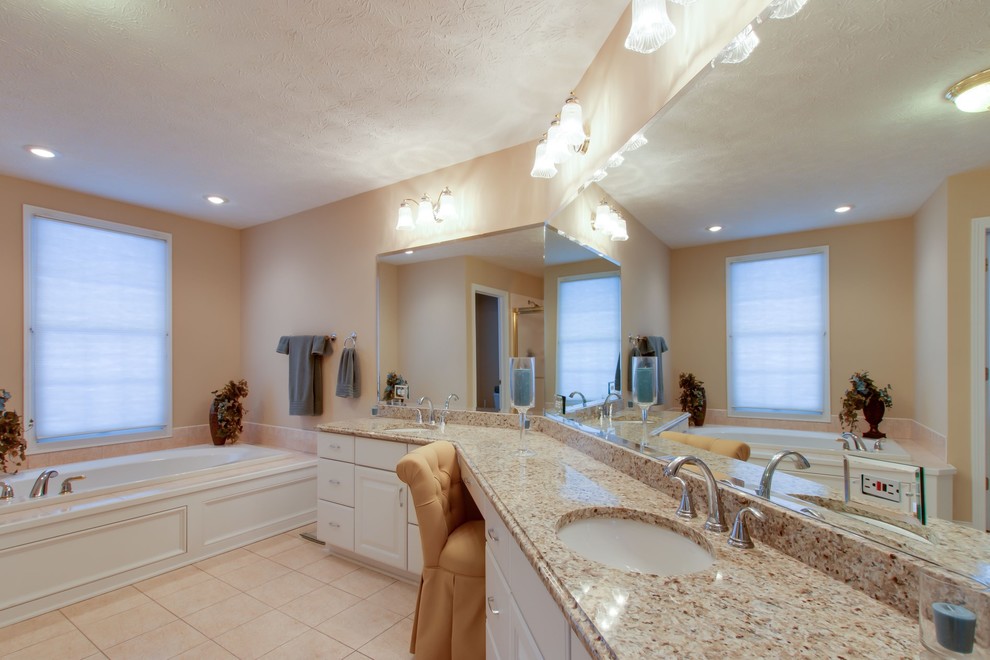 FOR SALE Hudson Ohio Home in Canterbury on the Lakes Neighborhood