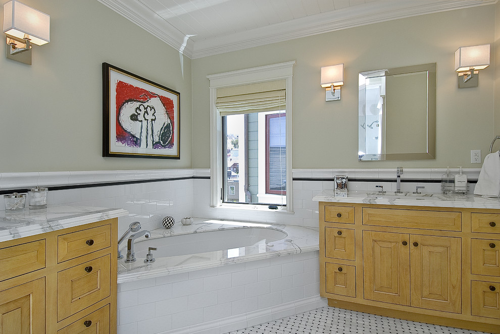 Example of a classic bathroom design in San Francisco