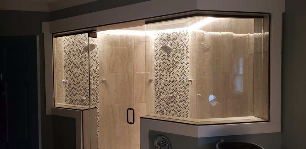 Свежая идея для дизайна: большая главная ванная комната в стиле модернизм - отличное фото интерьера