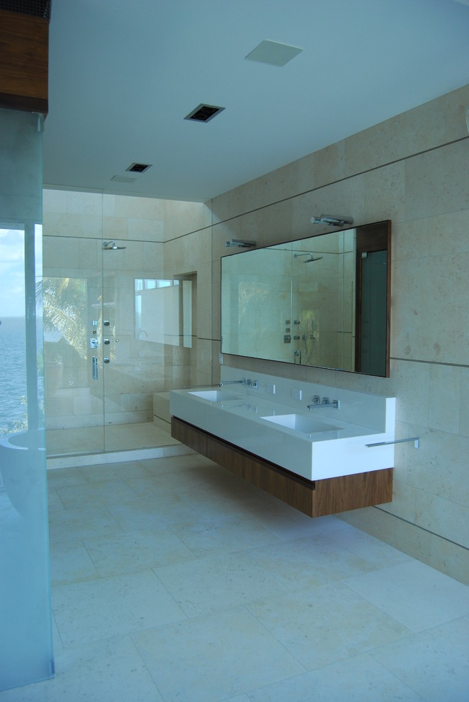 Imagen de cuarto de baño principal clásico renovado