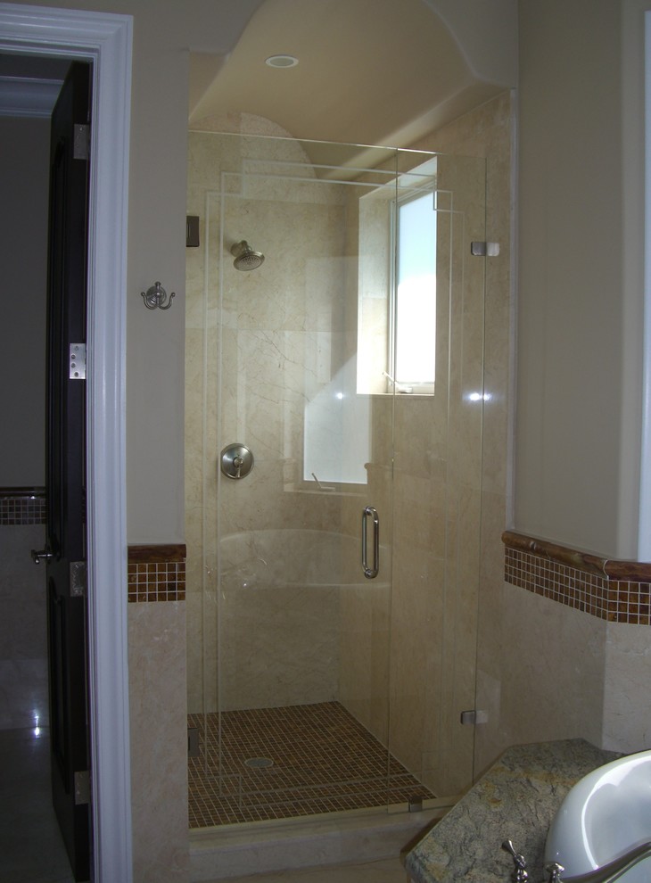 This is an example of a traditional ensuite bathroom in Miami.