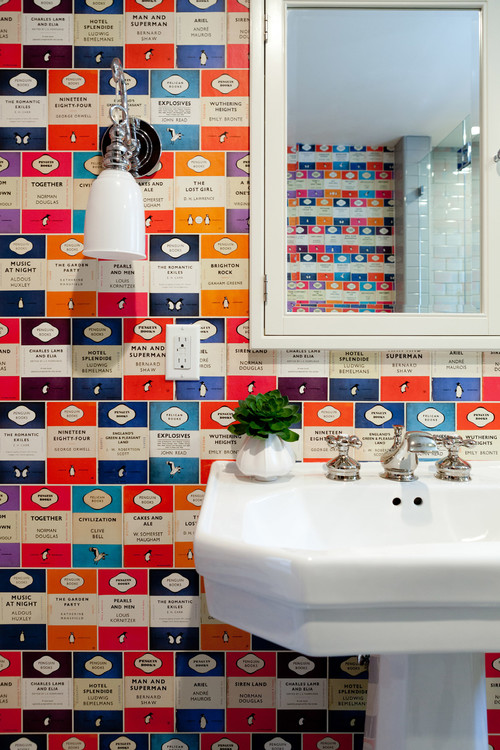 Whimsical Reading Nook: Fun and Quirky Bathroom Wallpaper with Penguin Book Covers