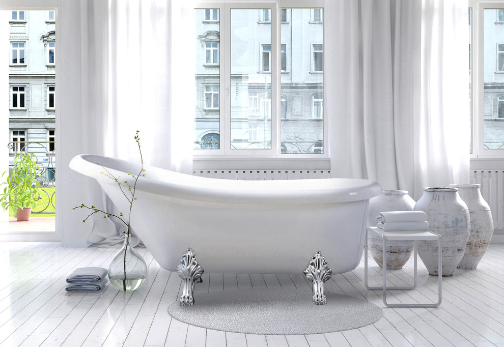 Свежая идея для дизайна: большая главная ванная комната в стиле модернизм с отдельно стоящей ванной, серыми стенами, деревянным полом и серым полом - отличное фото интерьера