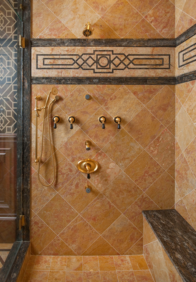 Example of a classic bathroom design in Dallas