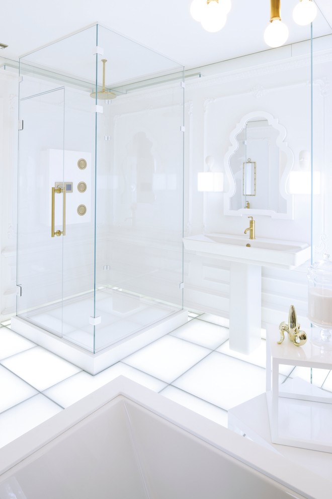 Inspiration for a contemporary bathroom remodel in Milwaukee