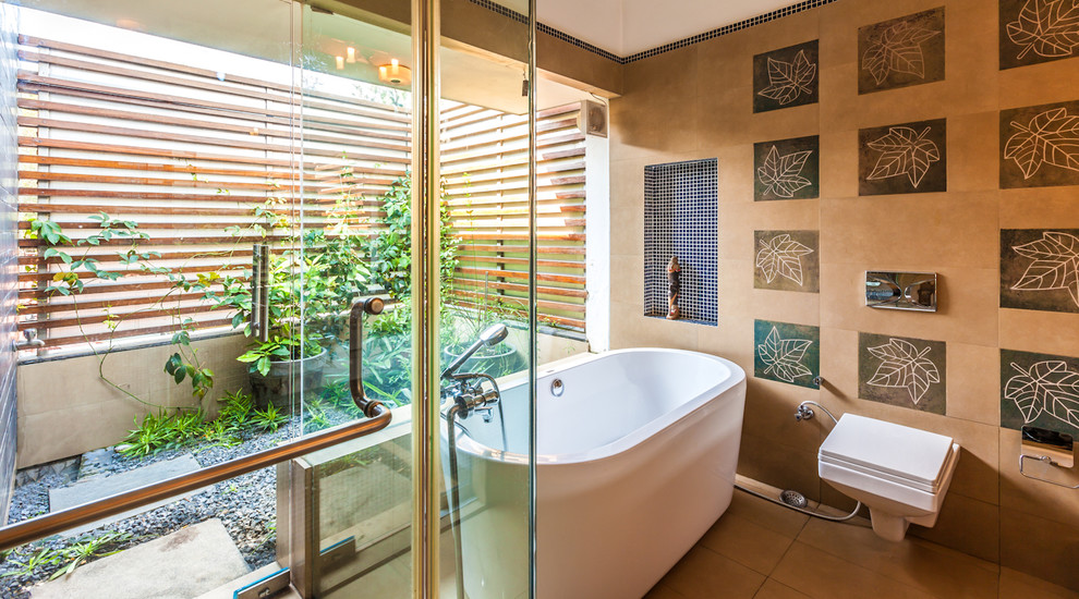 Inspiration for a tropical bathroom remodel in Delhi