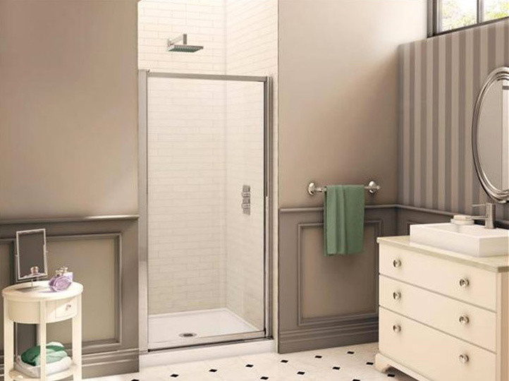 Bild på ett mellanstort funkis badrum med dusch, med släta luckor, vita skåp, en dusch i en alkov, beige väggar, vinylgolv, ett fristående handfat, flerfärgat golv och dusch med gångjärnsdörr