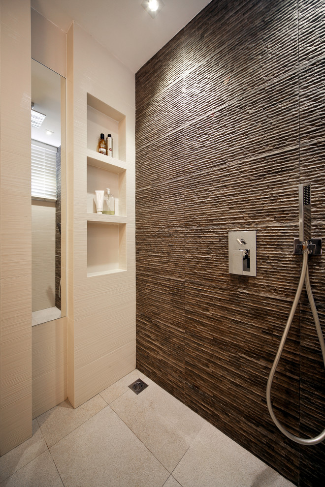 Design ideas for a bohemian bathroom in Singapore.