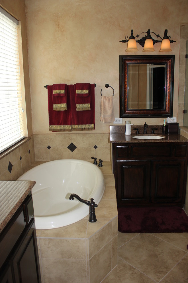 This is an example of a classic bathroom in Dallas.