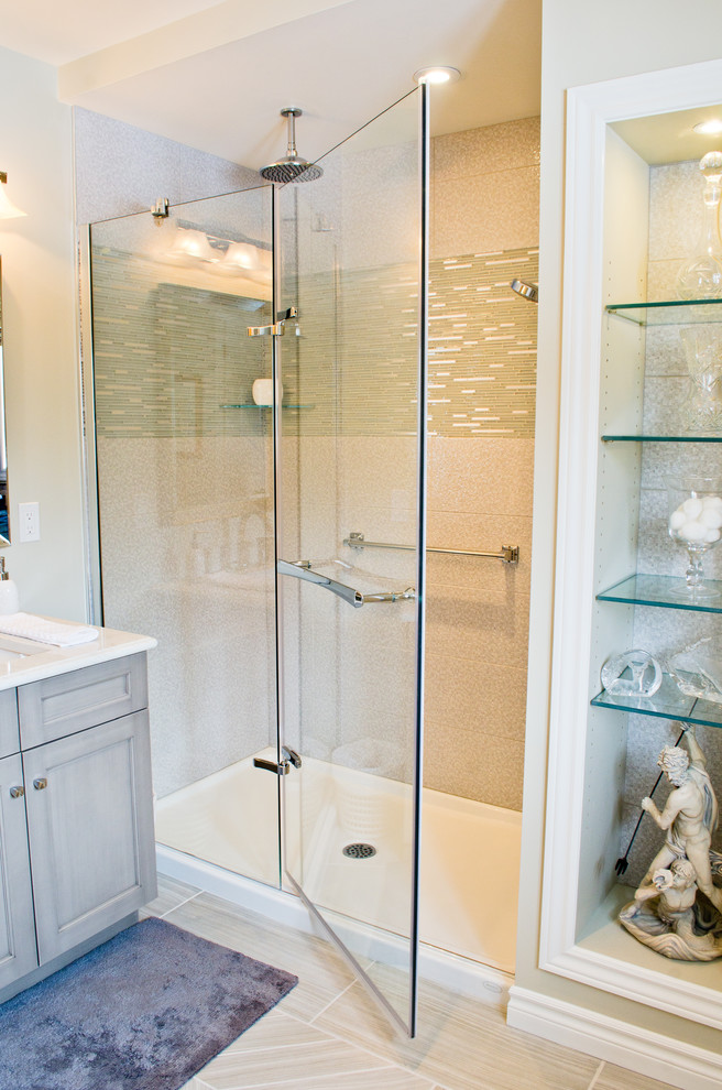 Inspiration for a timeless bathroom remodel in Toronto