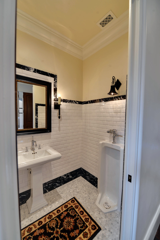 アトランタにある地中海スタイルのおしゃれな浴室の写真