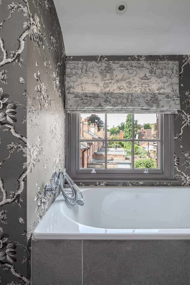 Modernes Badezimmer in Oxfordshire